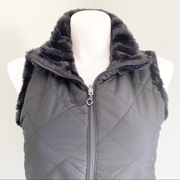 CASUAL IDENTITY Reversible Quilted Fur Vest Black - Picture 3 of 14